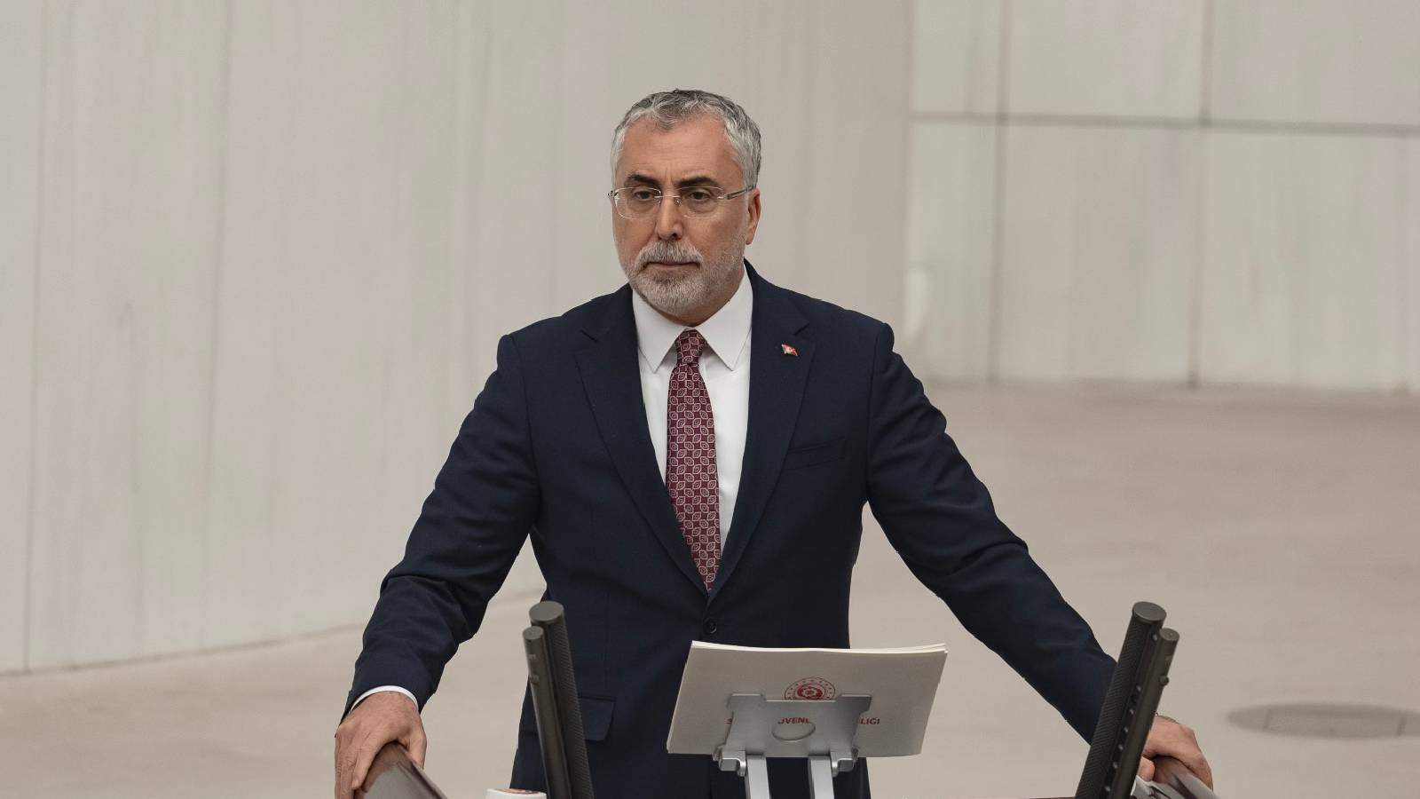 Bakan Işıkhan’dan muhalefete eleştiri: “Dünyadaki büyük kırılmaları göremiyorlar”