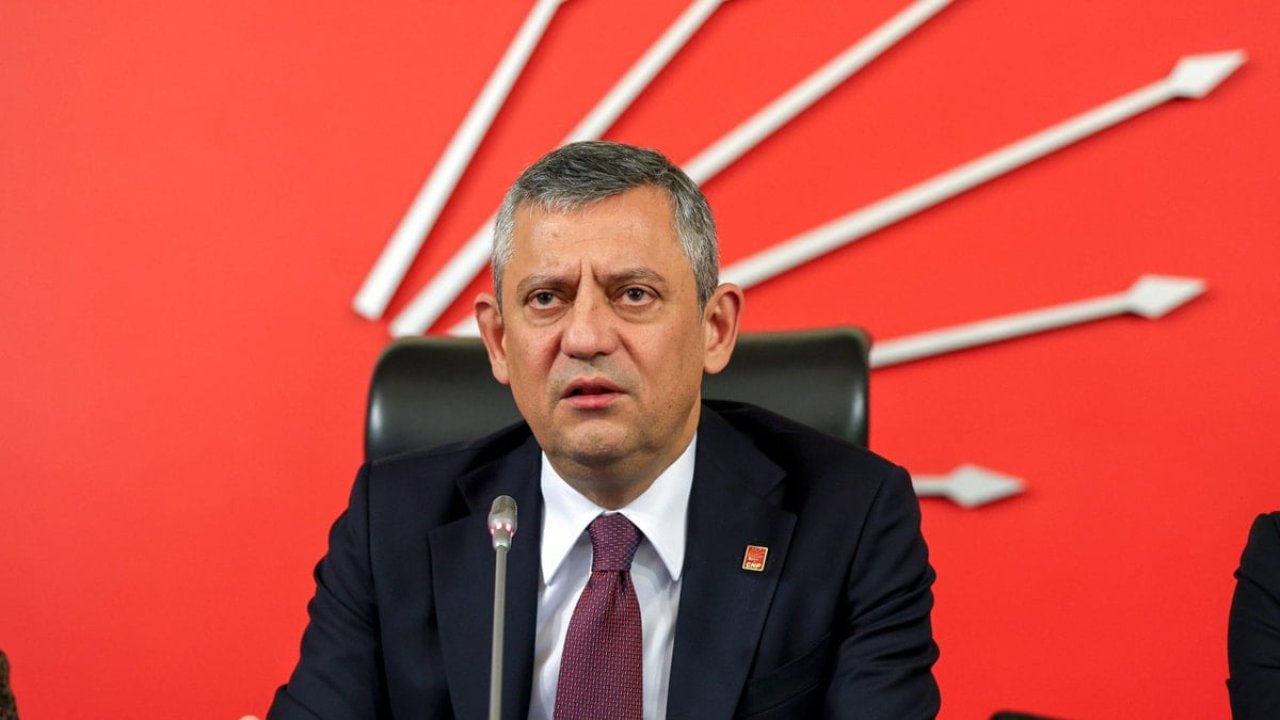 Özgür Özel AK Parti'ye yüklendi: “Trump’tan değil Allah’tan korkun”