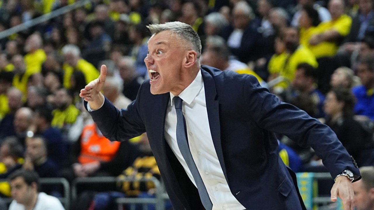 Fenerbahçe, Dubai’de Mahsur Kalan 4 İsim Hakkında Açıklama Yaptı!