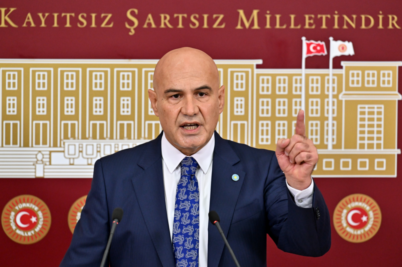 İYİ Partili Turhan Çömez’den emekli ikramiyesi eleştirisi: “Faize var, emekliye yok”