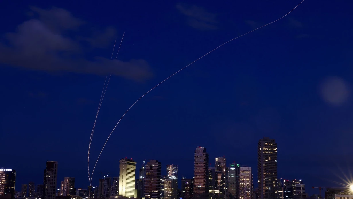 İran Tel Aviv’e hava saldırısı düzenledi: 12 yaralı