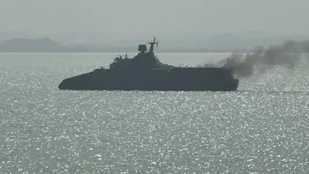 Sri Lanka açıklarında İran savaş gemisi vuruldu: En az 87 ölü