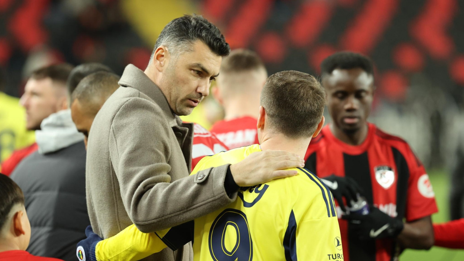 Burak Yılmaz: "Bireysel hatalar yaptık, hakem kararları da bizi kırdı"