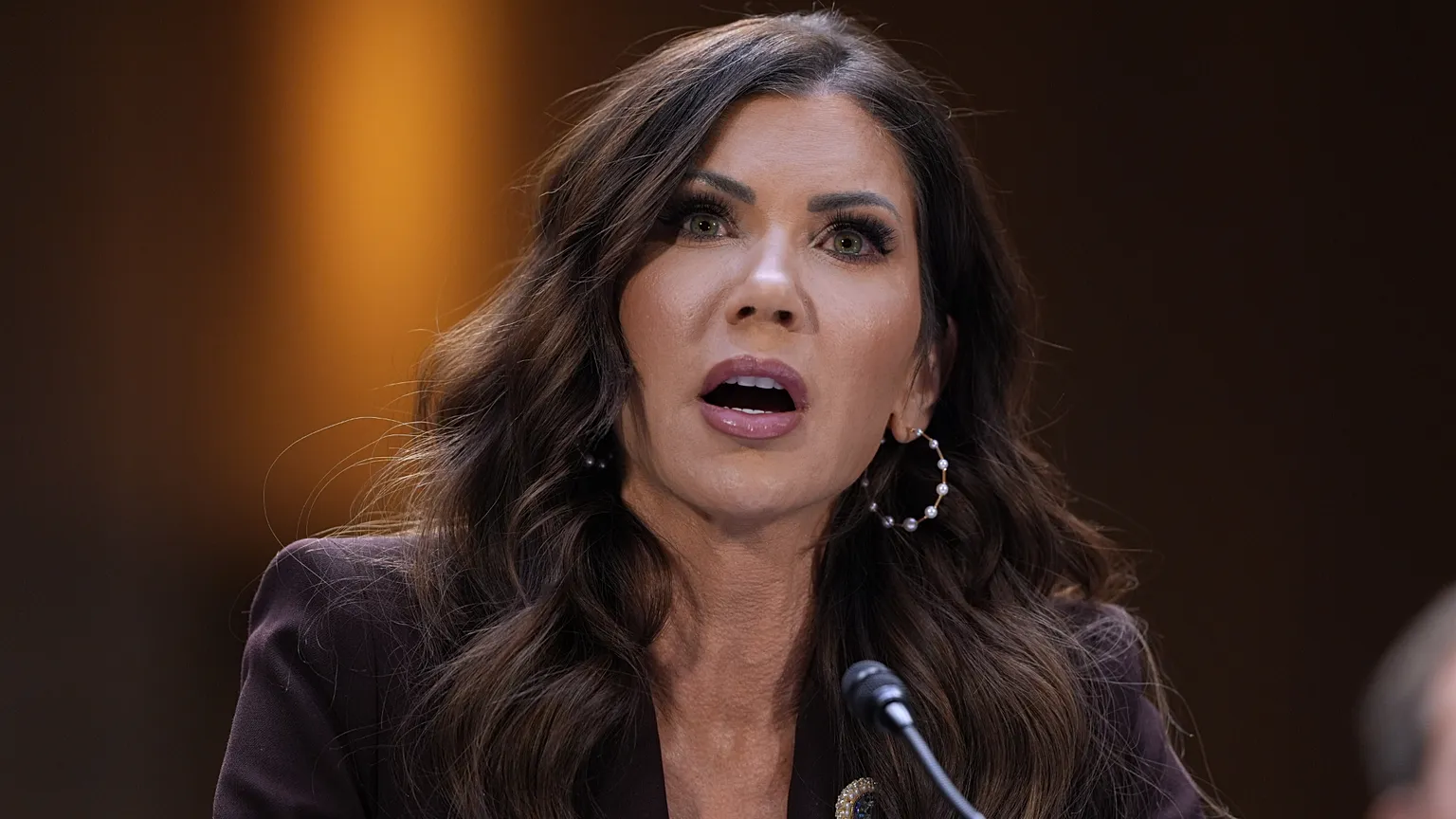 Trump’tan kabinede kritik değişiklik: İç güvenlik bakanı görevden alındı