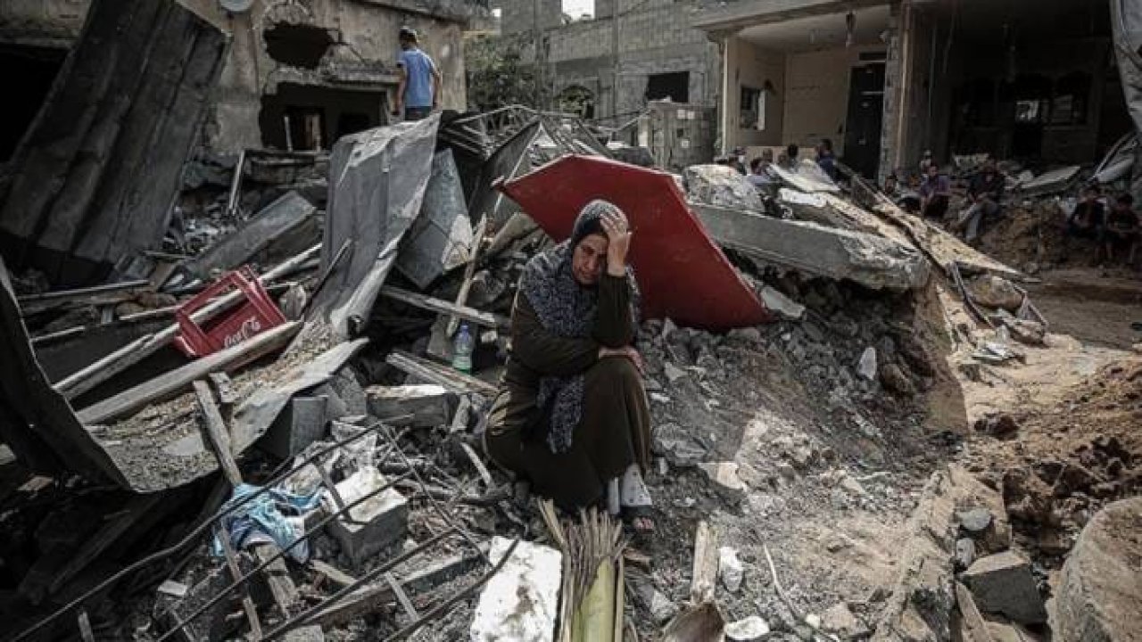 175 Kız Çocuğunun Travması Henüz Dinmemişti… ABD-İsrail Yine Okul Vurdu, Çocukların Panik Anları!