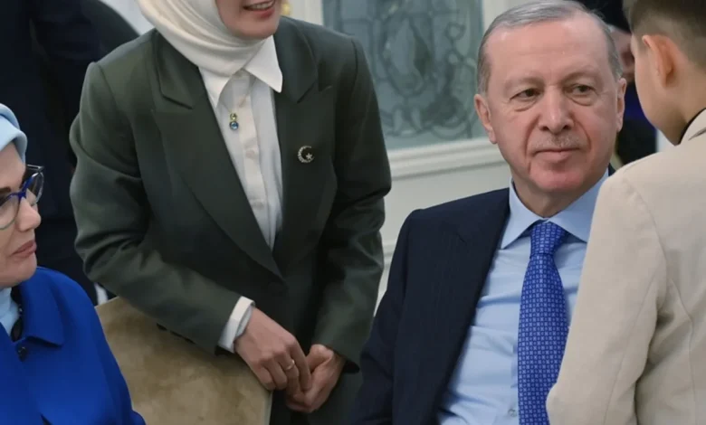baskan-erdogan-devlet-himayesindeki-cocuklarla-iftar-sofrasinda-bulustu-1772824557663