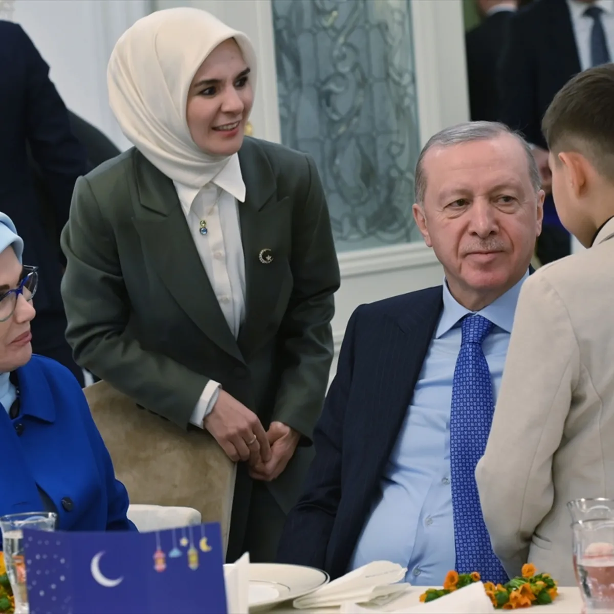 Başkan Erdoğan devlet himayesindeki çocuklarla iftar sofrasında buluştu