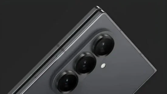 Galaxy Z Fold 7 güncelleme aldı! Şubat 2026 yaması küresel pazarda One UI 7 siyah çizgi hatası